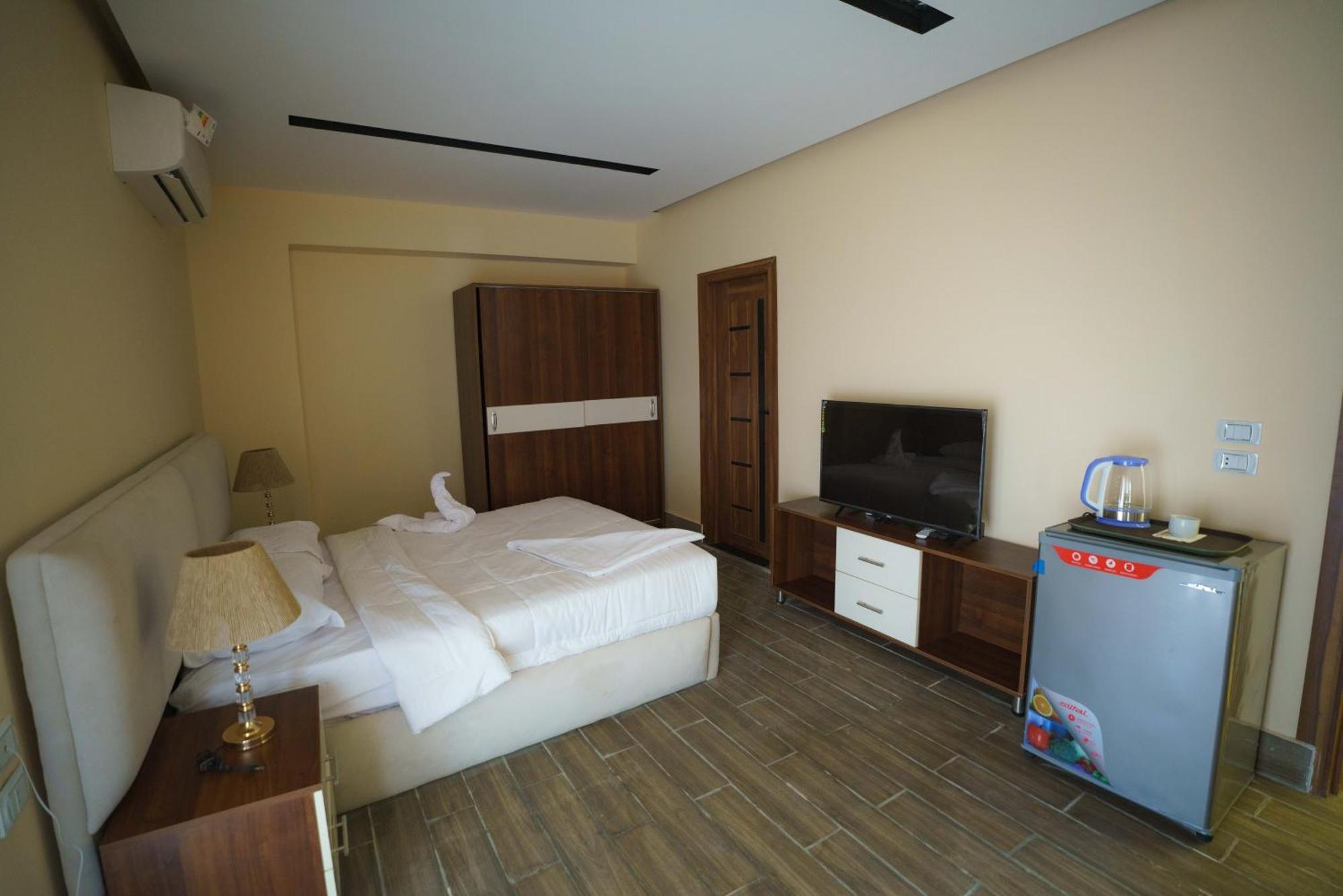 Hotel Pyramids Sunshine View Kafret el-Gabal Esterno foto